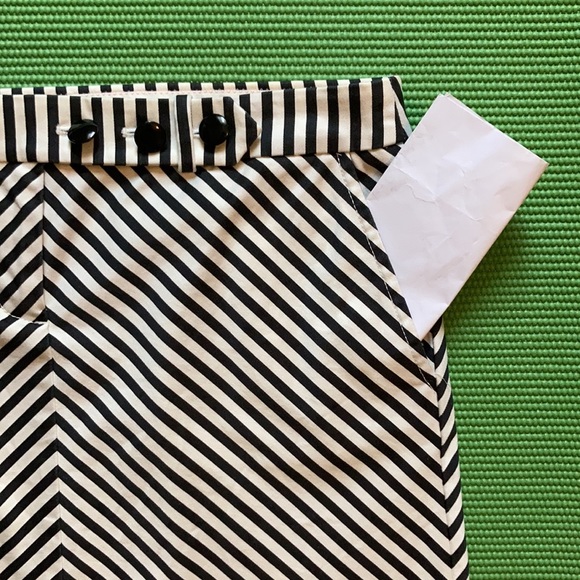 J. Crew mini skirt black & white stripes, size 4 - Picture 3 of 5